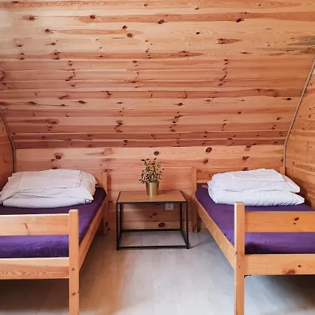 Domki Z Basenem Syrenka בית נופש סטגנה