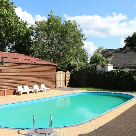 Domki Z Basenem Syrenka בית נופש סטגנה